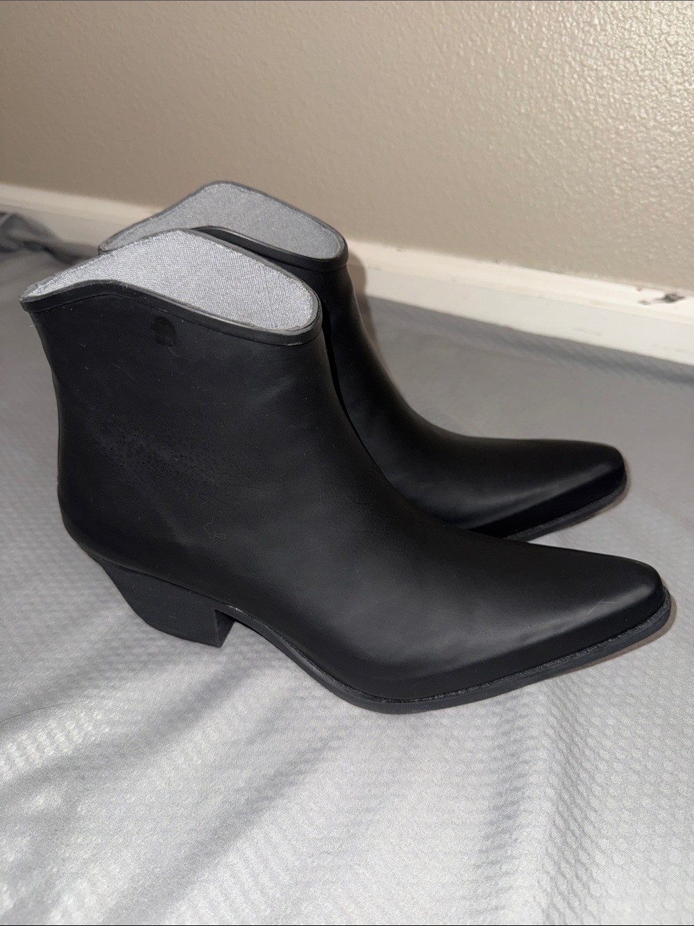 Nomad Women's Black Wrangler Cowboy Ankle Rubber Rain Boots Sz 10, Like New - Picture 3 of 15